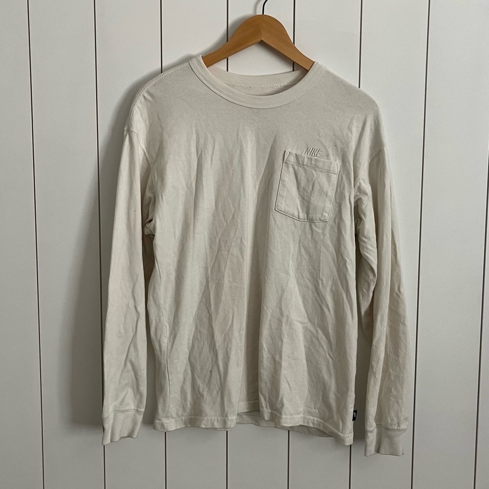 Nike Men’s Loose Fit Long Sleeve Tee